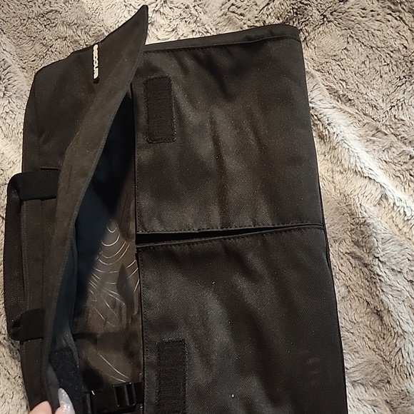 INCASE COMPUTER CASE BLACK - Picture 5 of 7